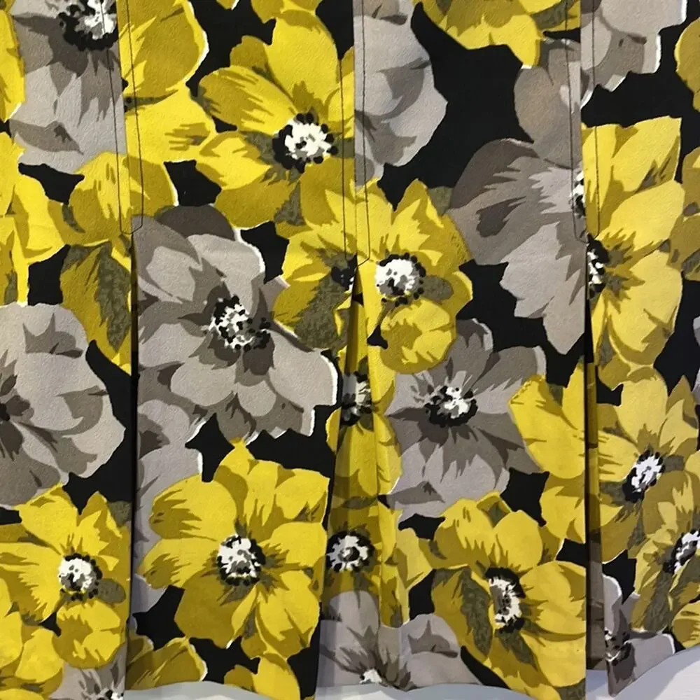 Who What Wear yellow black floral back pleat skirt size 6
